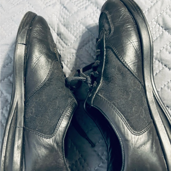 Classic Authentic Black Gucci Sneakers - Picture 16 of 16